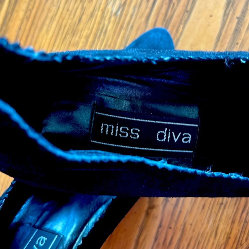 MissDivaFromUK BlackSuede 3”pierced heel (curved) ScallopedTrim Splitsuede@ankle
